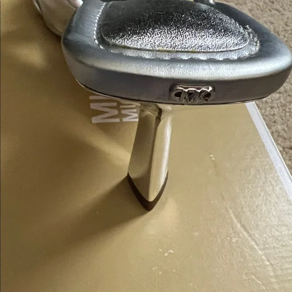 MICHAEL MICHAEL KORS ELENA METALLIC LEATHER SANDAL - Picture 5 of 10